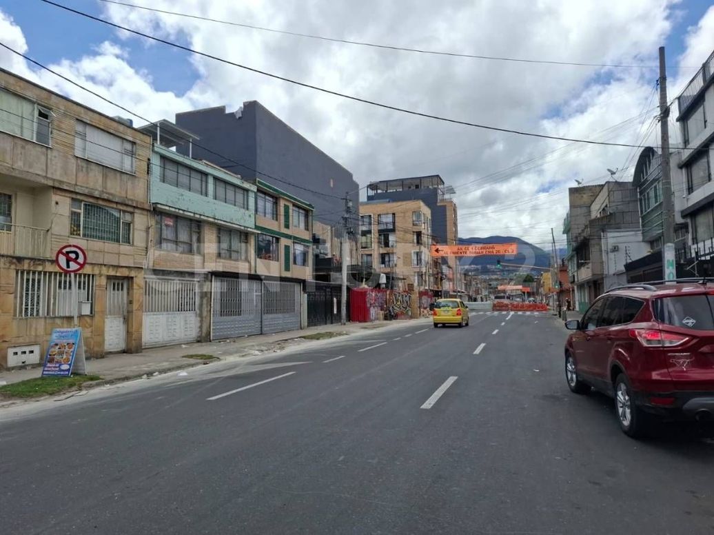 Casa de 5 alcobas en venta en Santa Isabel, Bogotá, 176 m² · foto 3 de 16