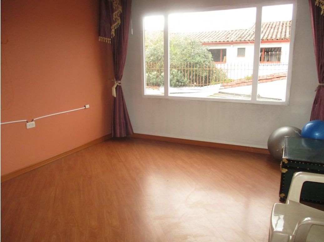 Casa de 4 alcobas en venta en Pontevedra, Bogotá, 240 m² · foto 17 de 20