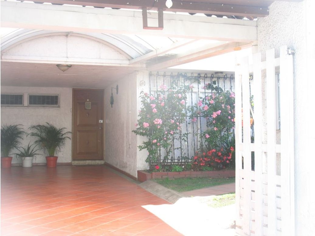 Casa de 4 alcobas en venta en Pontevedra, Bogotá, 240 m² · foto 4 de 20