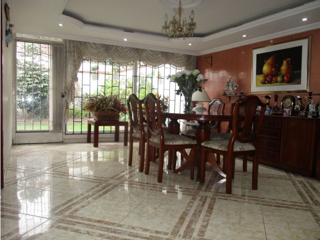 Casa de 4 alcobas en venta en Pontevedra, Bogotá, 240 m² · foto 7 de 20