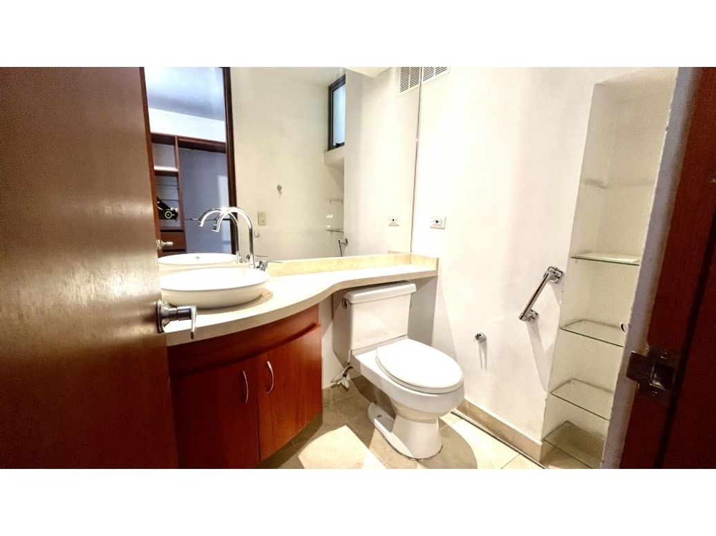 Apartamento de 3 alcobas en venta en Cedritos, Bogotá, 105 m² · foto 4 de 20