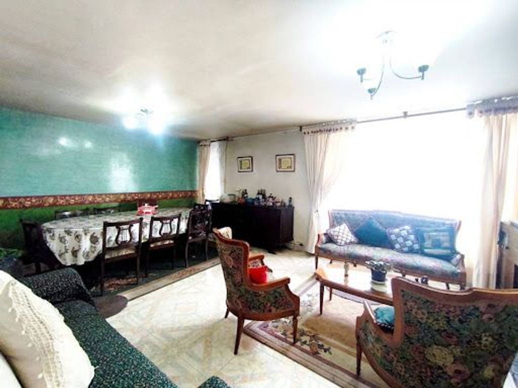Casa de 5 alcobas en venta en Ciudad Berna, Bogotá, 197 m² · foto 3 de 8