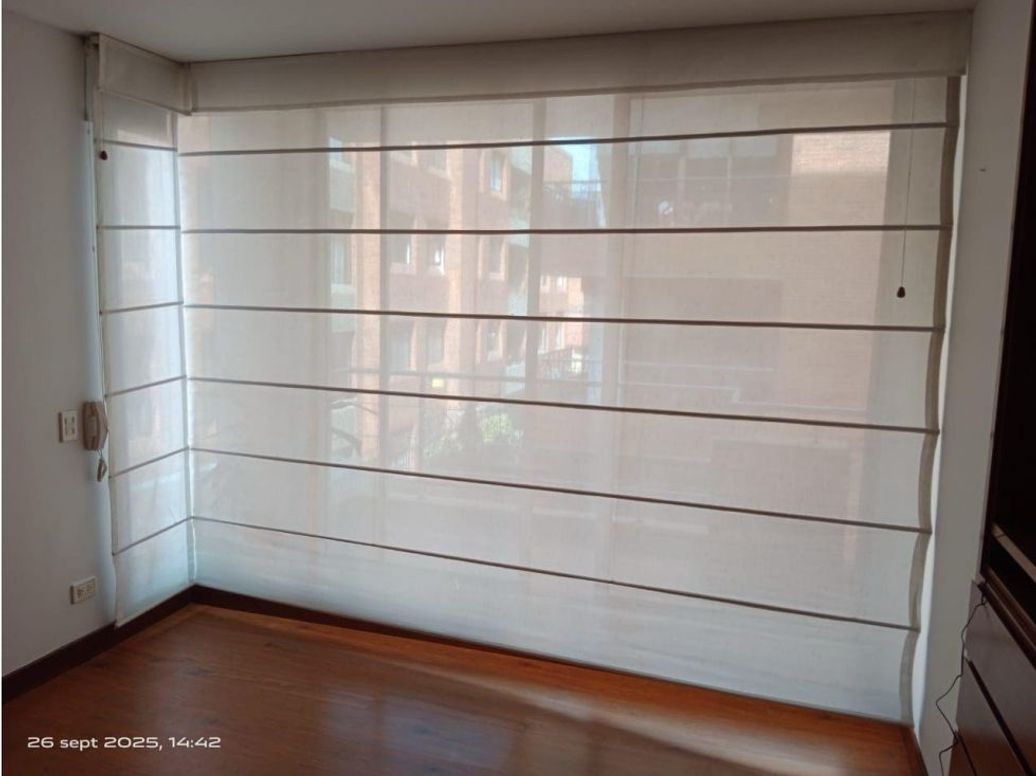 Apartamento de 2 alcobas en venta en Chico, Bogotá, 78 m² · foto 2 de 11