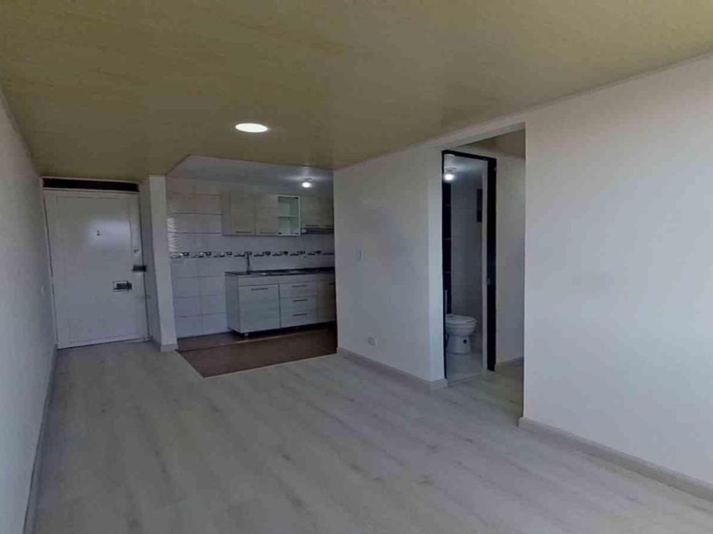 Apartamento de 3 alcobas en venta en Los Naranjos, Bogotá, 46 m² · foto 2 de 14