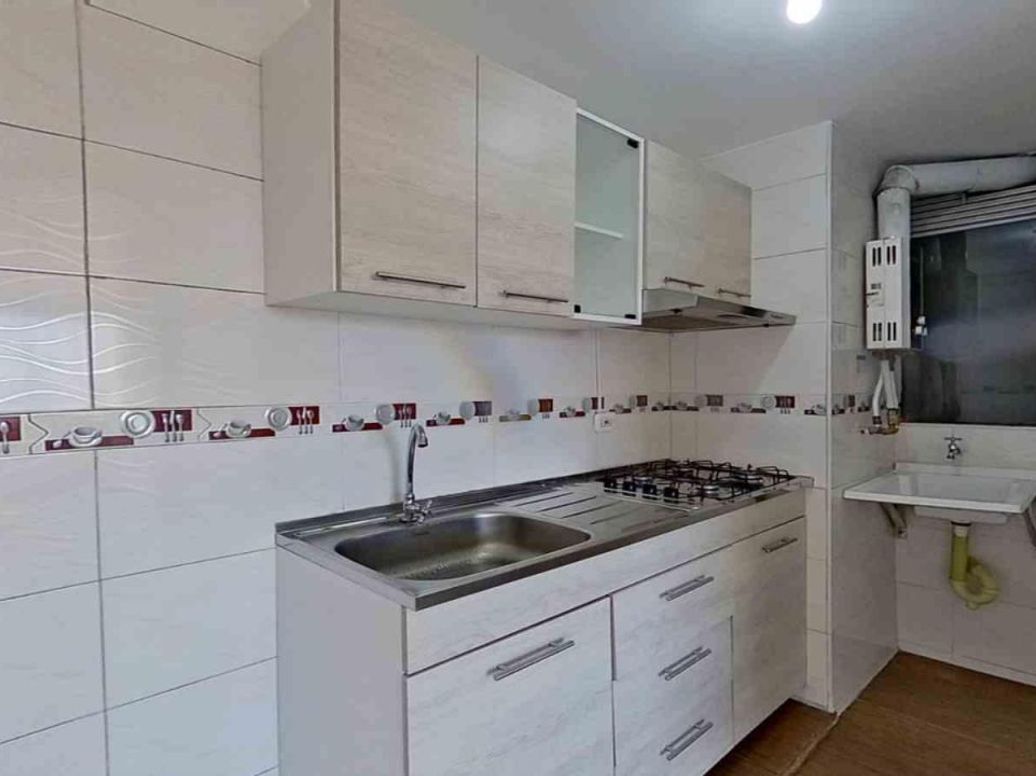 Apartamento de 3 alcobas en venta en Los Naranjos, Bogotá, 46 m² · foto 12 de 14
