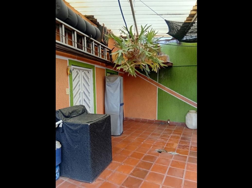 Casa de 1 alcoba en venta en El Carmen, Bogotá, 156 m² · foto 6 de 7