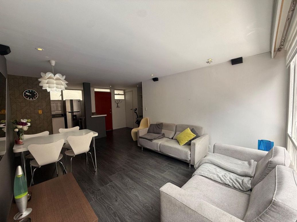 Apartamento de 2 alcobas en venta en Campo Alegre, Bogotá, 57 m² · foto 2 de 13