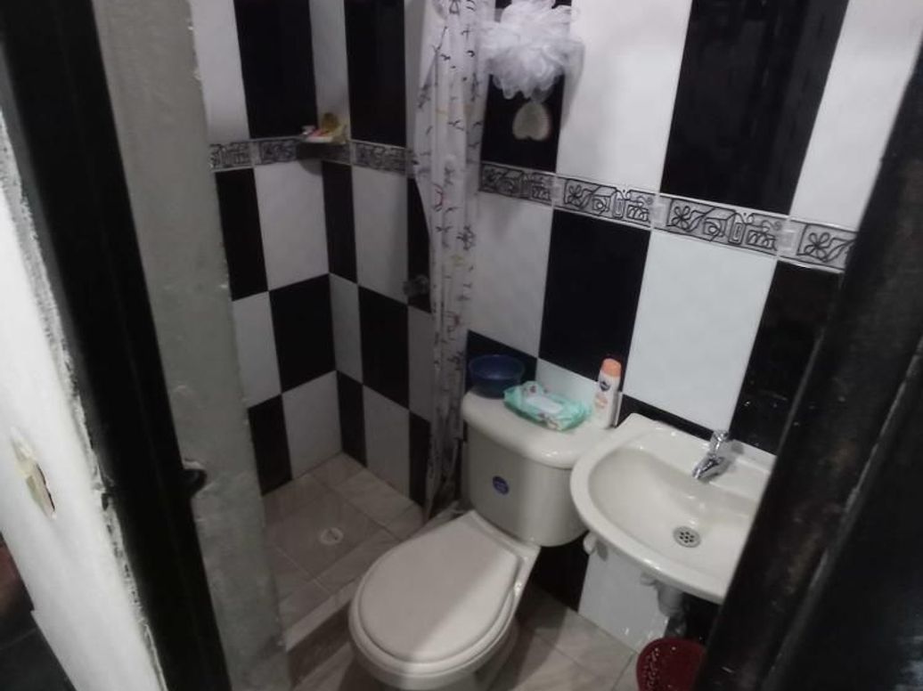 Casa de 8 alcobas en venta en Villa Andrea, Bogotá, 170 m² · foto 8 de 20