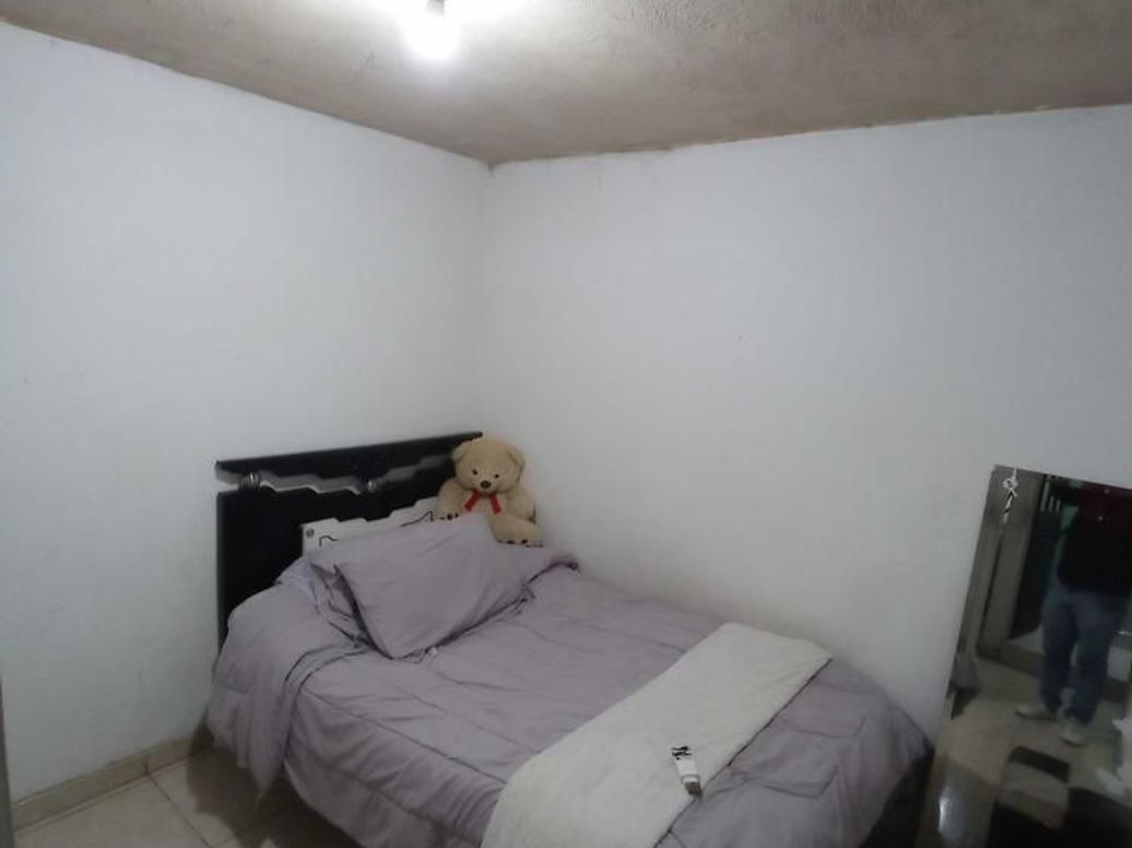 Casa de 8 alcobas en venta en Villa Andrea, Bogotá, 170 m² · foto 19 de 20