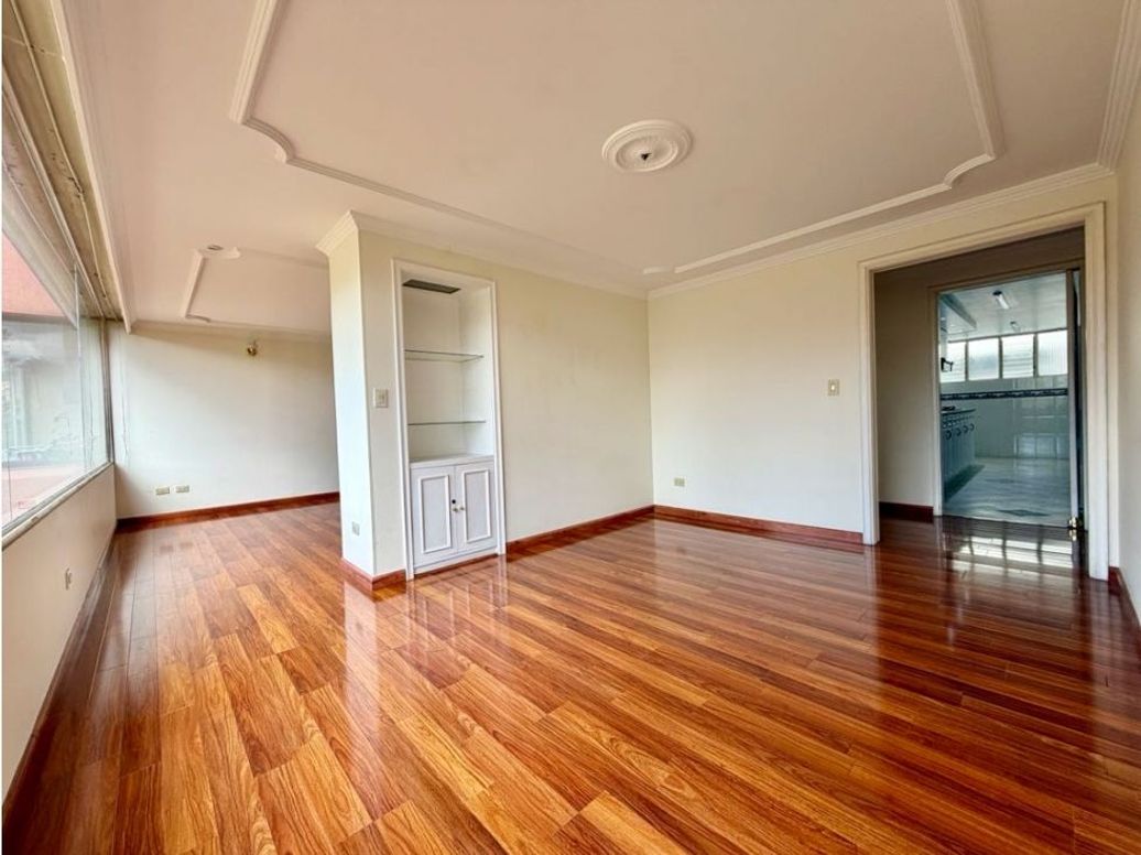 Apartamento de 3 alcobas en venta en Santa Barbara, Bogotá, 173 m² · foto 2 de 20