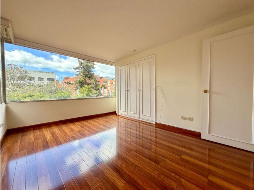 Apartamento de 3 alcobas en venta en Santa Barbara, Bogotá, 173 m² · foto 16 de 20