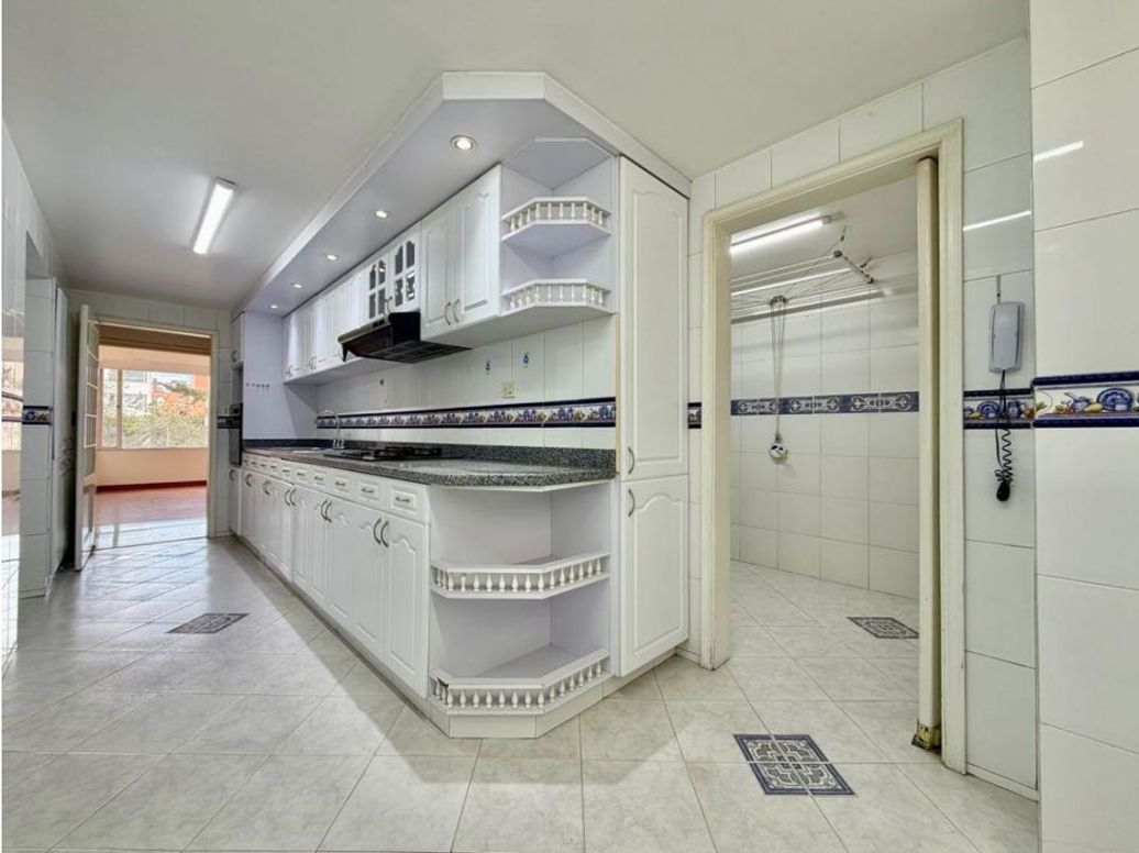 Apartamento de 3 alcobas en venta en Santa Barbara, Bogotá, 173 m² · foto 12 de 20