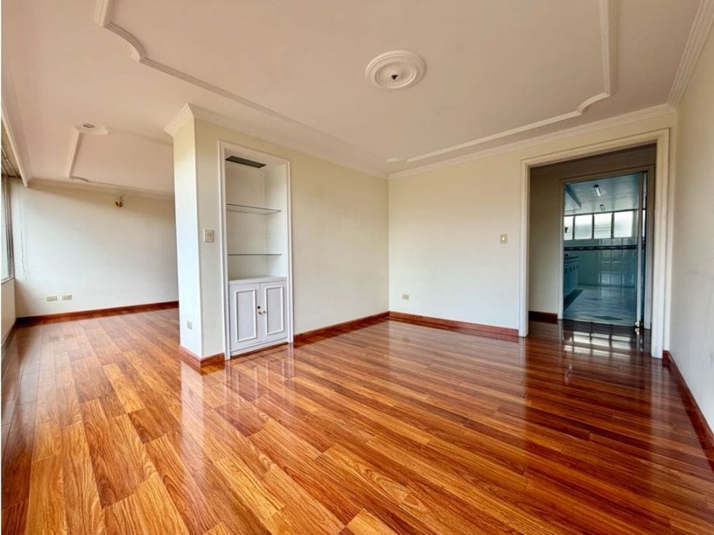 Apartamento de 3 alcobas en venta en Santa Barbara, Bogotá, 173 m² · foto 4 de 20