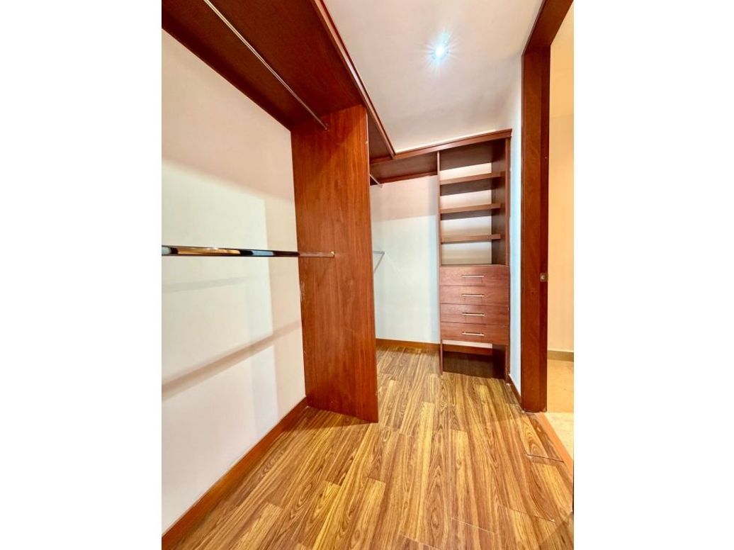 Apartamento de 3 alcobas en venta en Gratamira, Bogotá, 92 m² · foto 8 de 20