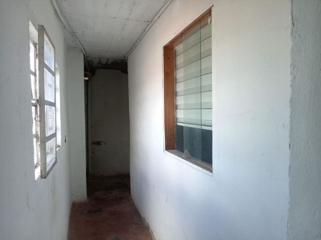 Casa de 11 alcobas en venta en Ub. La Castana, Bogotá, 300 m² · foto 3 de 20