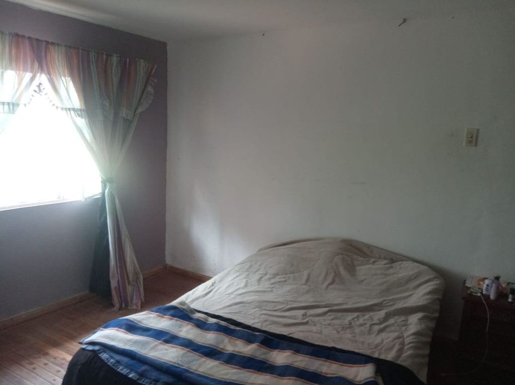Casa de 11 alcobas en venta en Ub. La Castana, Bogotá, 300 m² · foto 6 de 20