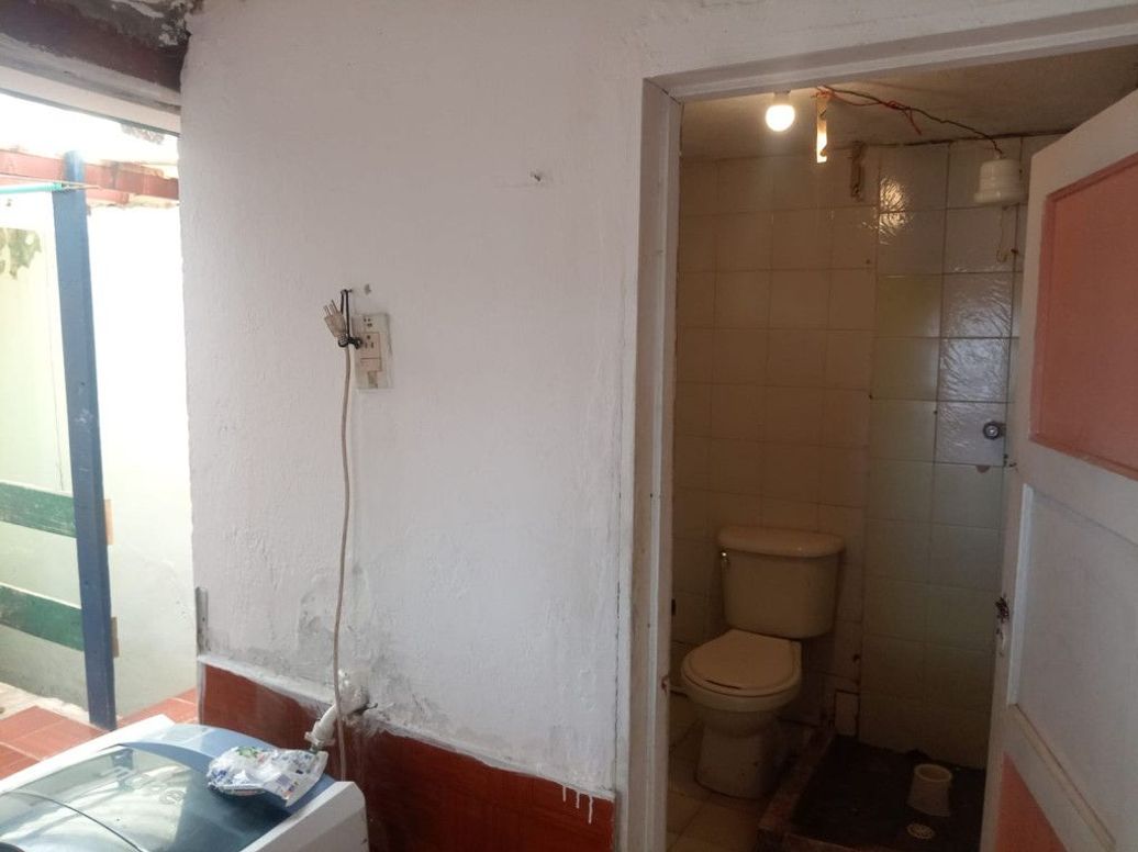 Casa de 11 alcobas en venta en Ub. La Castana, Bogotá, 300 m² · foto 17 de 20