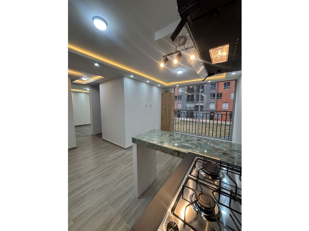Apartamento de 2 alcobas en venta en Centro Fontibon, Bogotá, 42 m² · foto 2 de 9