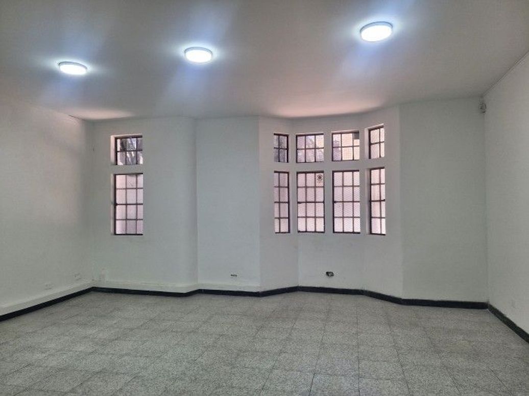 Casa de 12 alcobas en arriendo en Quinta Camacho, Bogotá, 422 m² · foto 4 de 20