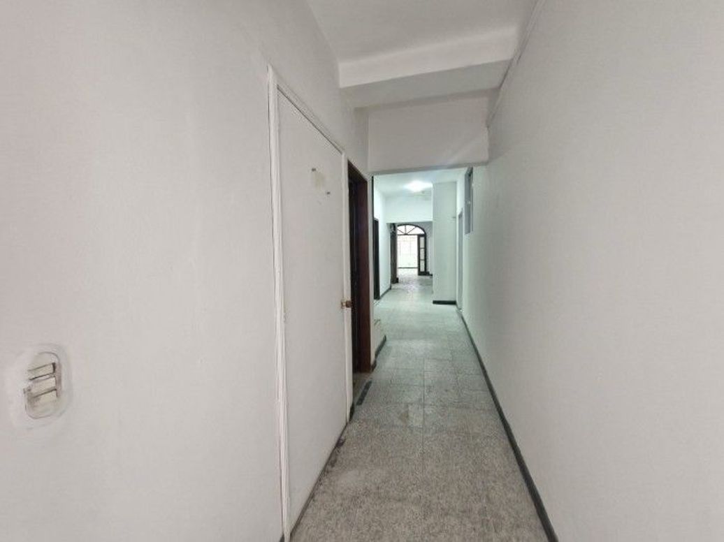 Casa de 12 alcobas en arriendo en Quinta Camacho, Bogotá, 422 m² · foto 10 de 20