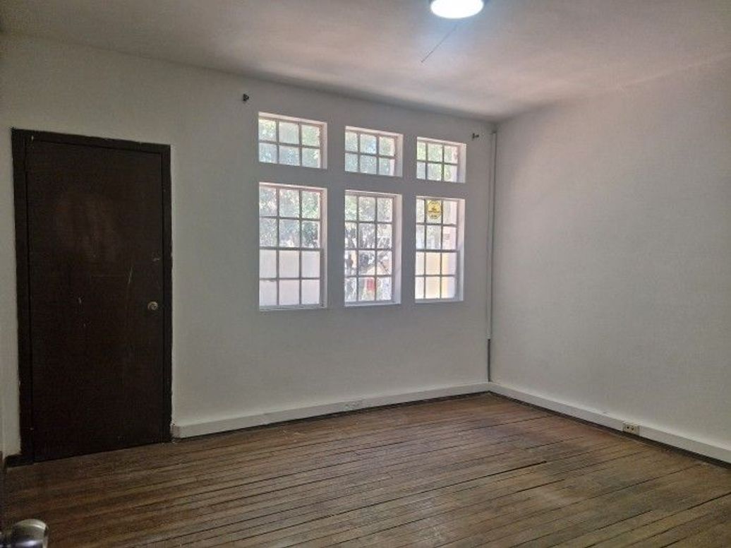 Casa de 12 alcobas en arriendo en Quinta Camacho, Bogotá, 422 m² · foto 18 de 20