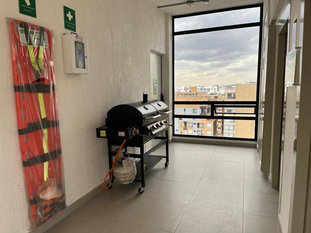Apartaestudio en venta en Cerros De Los Alpes, Bogotá, 47 m² · foto 14 de 14