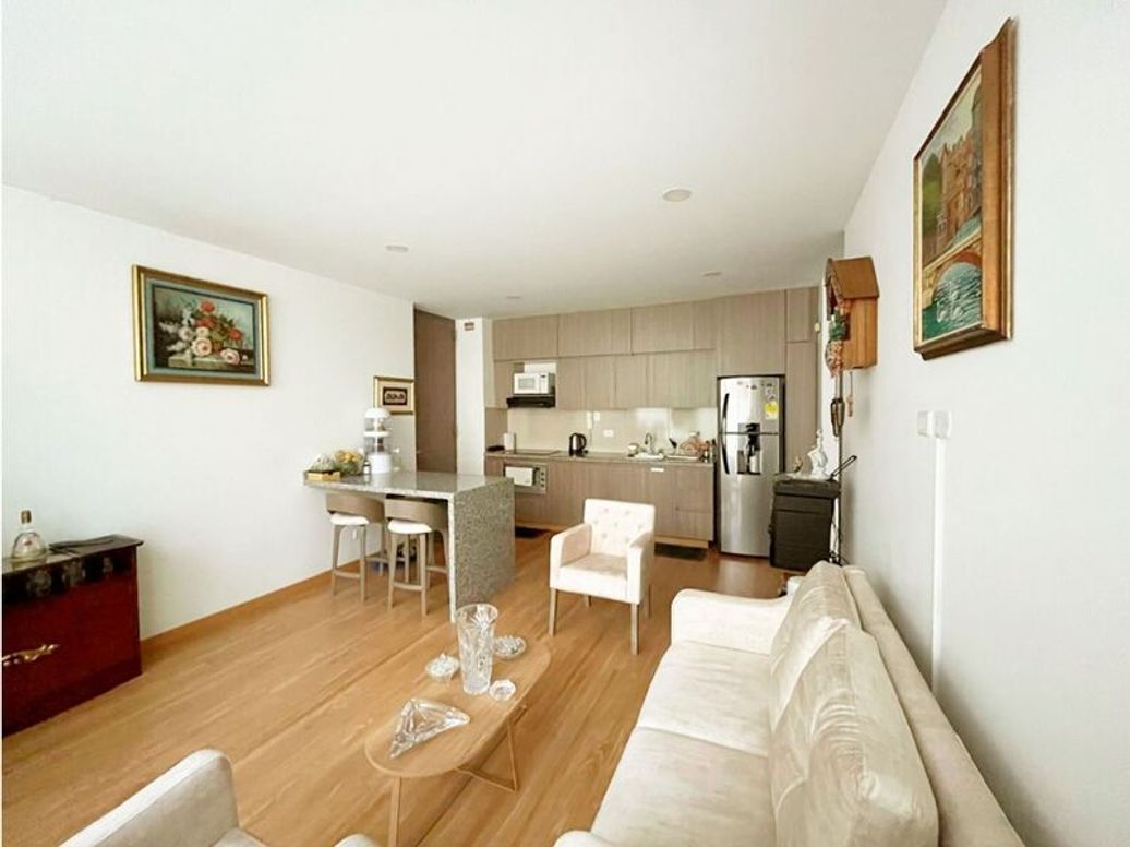 Apartaestudio en venta en Cerros De Los Alpes, Bogotá, 47 m² · foto 2 de 14