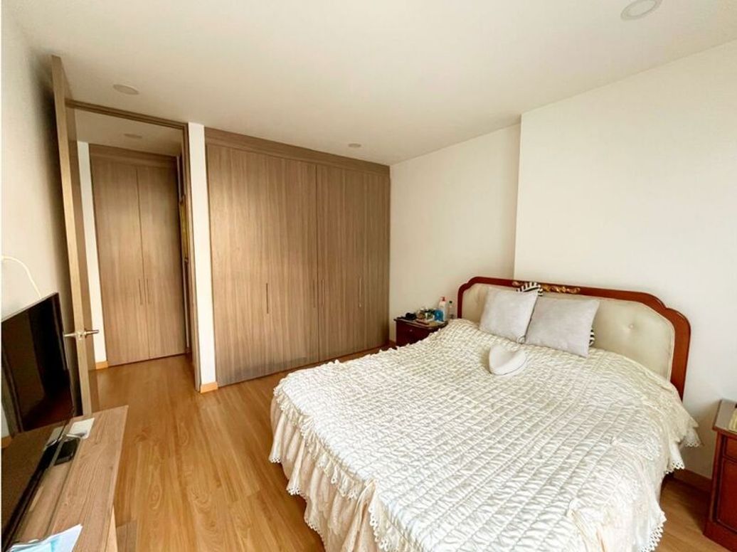 Apartaestudio en venta en Cerros De Los Alpes, Bogotá, 47 m² · foto 7 de 14