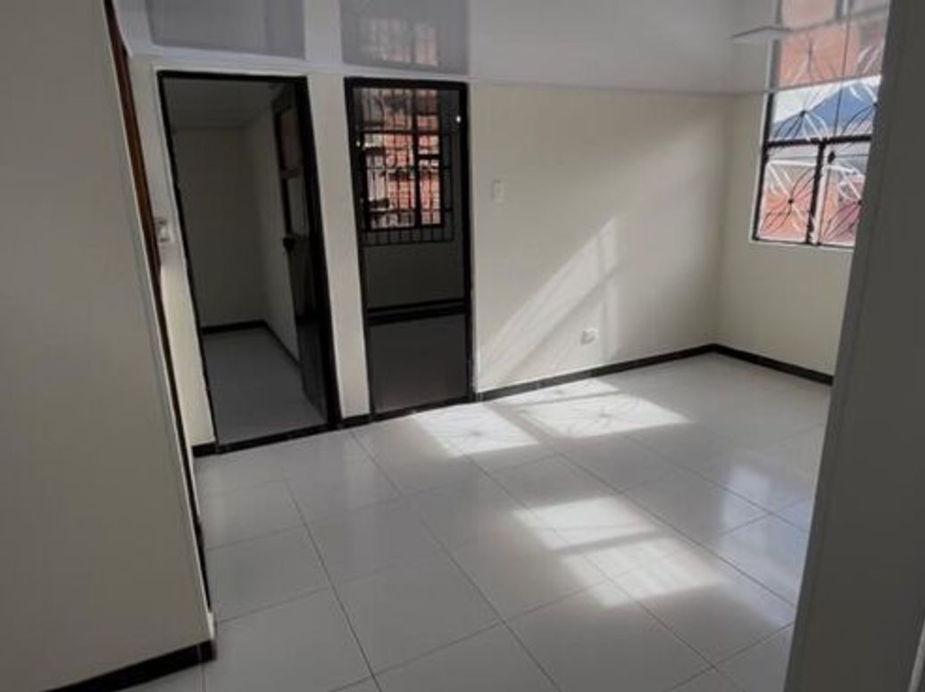 Casa de 7 alcobas en venta en Ramajal, Bogotá, 170 m² · foto 18 de 20