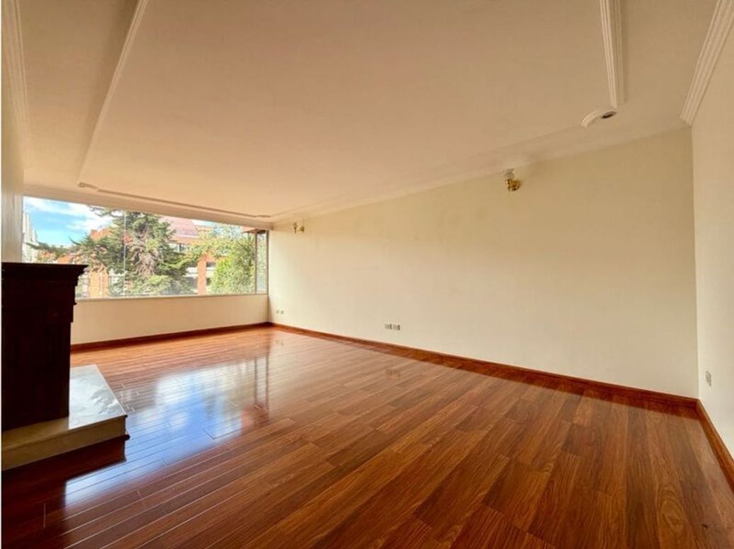 Apartamento de 3 alcobas en venta en Santa Barbara Central, Bogotá, 173 m² · foto 2 de 20