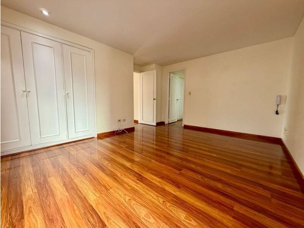 Apartamento de 3 alcobas en venta en Santa Barbara Central, Bogotá, 173 m² · foto 19 de 20