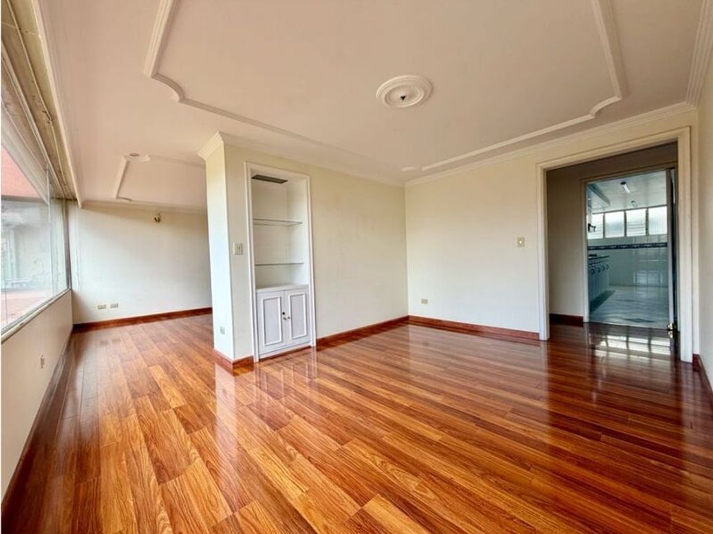 Apartamento de 3 alcobas en venta en Santa Barbara Central, Bogotá, 173 m² · foto 6 de 20