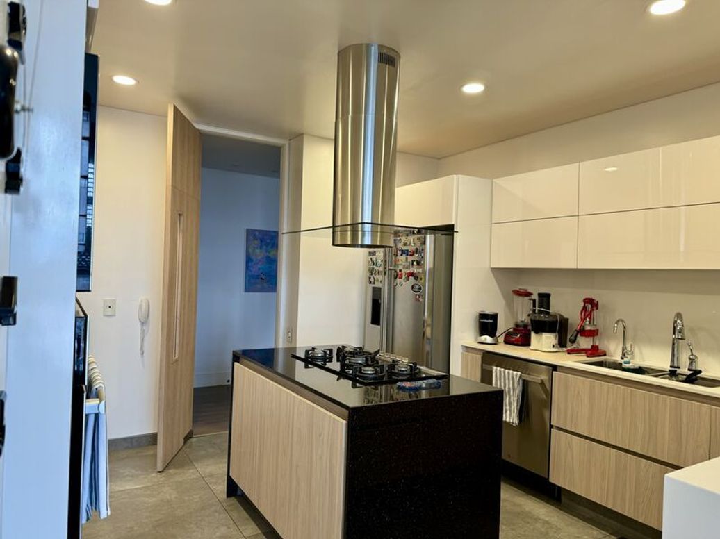 Apartamento de 3 alcobas en venta en Suba Naranjos, Bogotá, 223 m² · foto 3 de 12