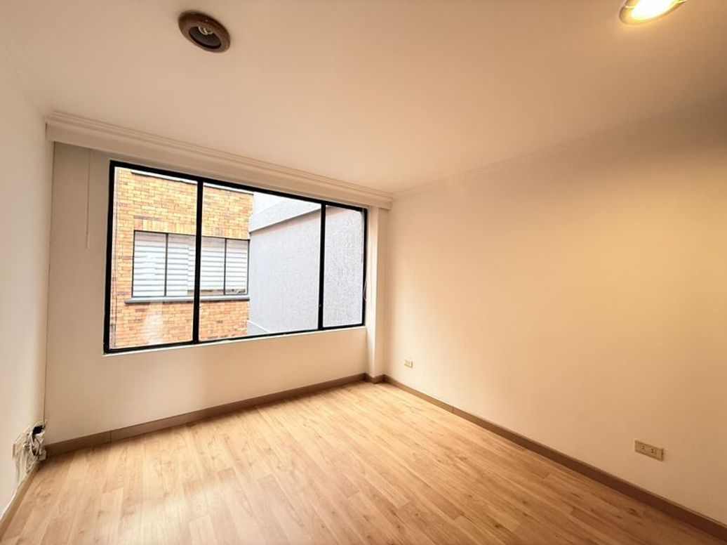 Apartamento de 3 alcobas en venta en Santa Barbara Occidental, Bogotá, 113 m² · foto 13 de 20