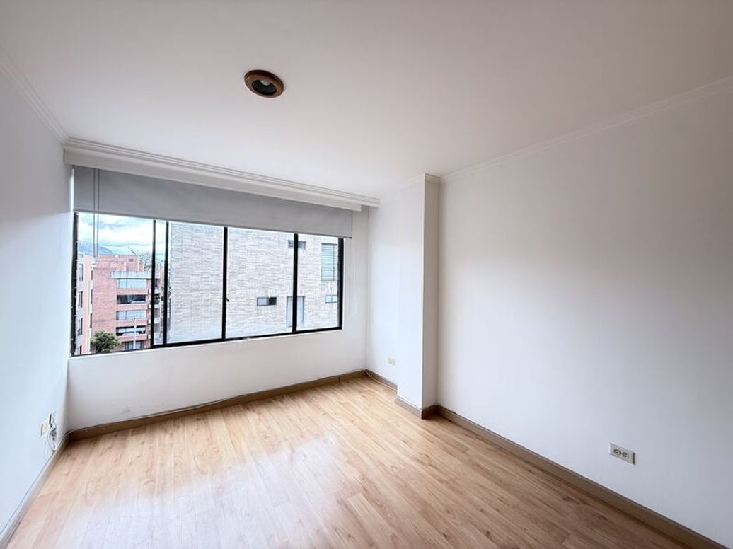 Apartamento de 3 alcobas en venta en Santa Barbara Occidental, Bogotá, 113 m² · foto 7 de 20