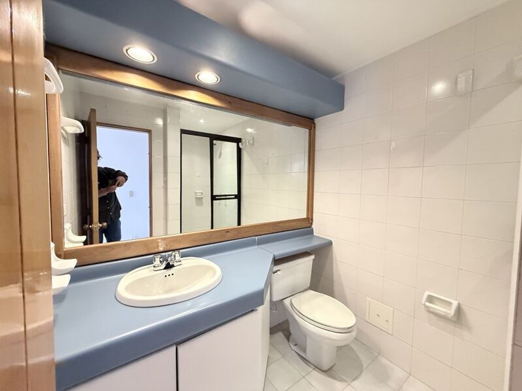 Apartamento de 3 alcobas en venta en Santa Barbara Occidental, Bogotá, 113 m² · foto 11 de 20