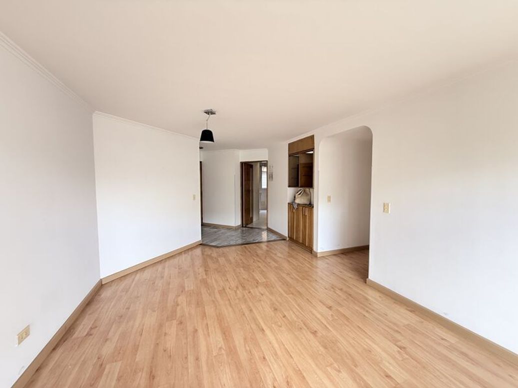Apartamento de 3 alcobas en venta en Santa Barbara Occidental, Bogotá, 113 m² · foto 4 de 20