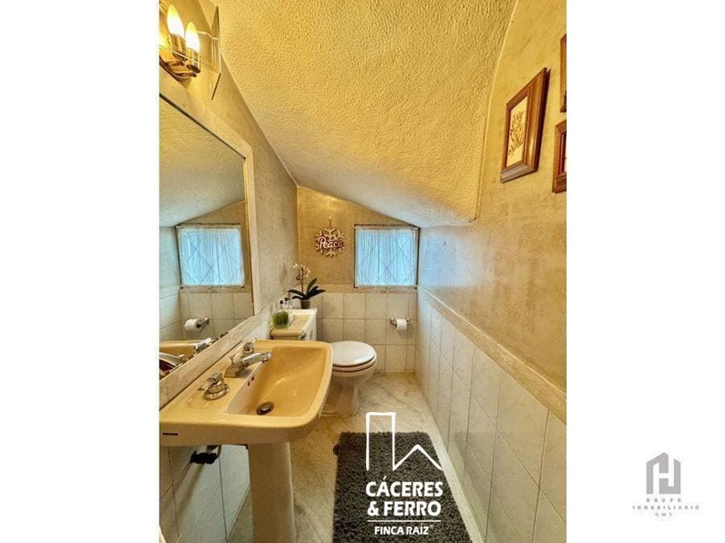 Casa de 3 alcobas en venta en San Patricio, Bogotá, 250 m² · foto 17 de 17