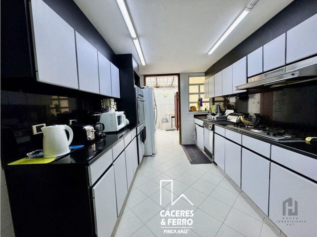 Casa de 3 alcobas en venta en San Patricio, Bogotá, 250 m² · foto 13 de 17