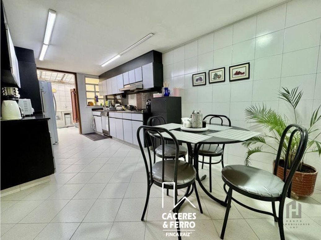 Casa de 3 alcobas en venta en San Patricio, Bogotá, 250 m² · foto 14 de 17