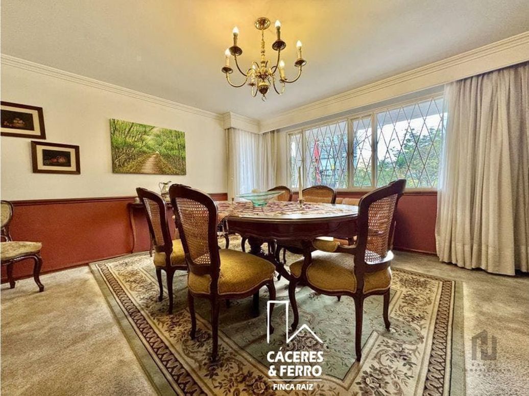 Casa de 3 alcobas en venta en San Patricio, Bogotá, 250 m² · foto 4 de 17