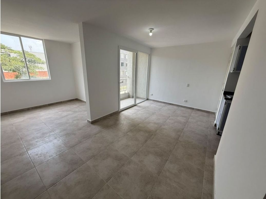 ARRIENDO APARTAMENTO EN CR GOLONDRINAS DE LA COLINA - YUMBO en Ciudad Guabinas