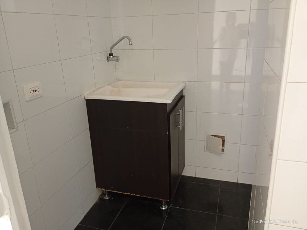 Apartamento de 2 alcobas en arriendo en Campin Occidental, Bogotá, 68 m² · foto 5 de 13
