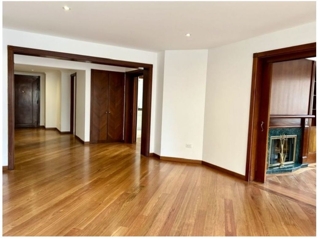 Apartamento de 3 alcobas en venta en Chicó Reservado, Bogotá, 221 m² · foto 5 de 20