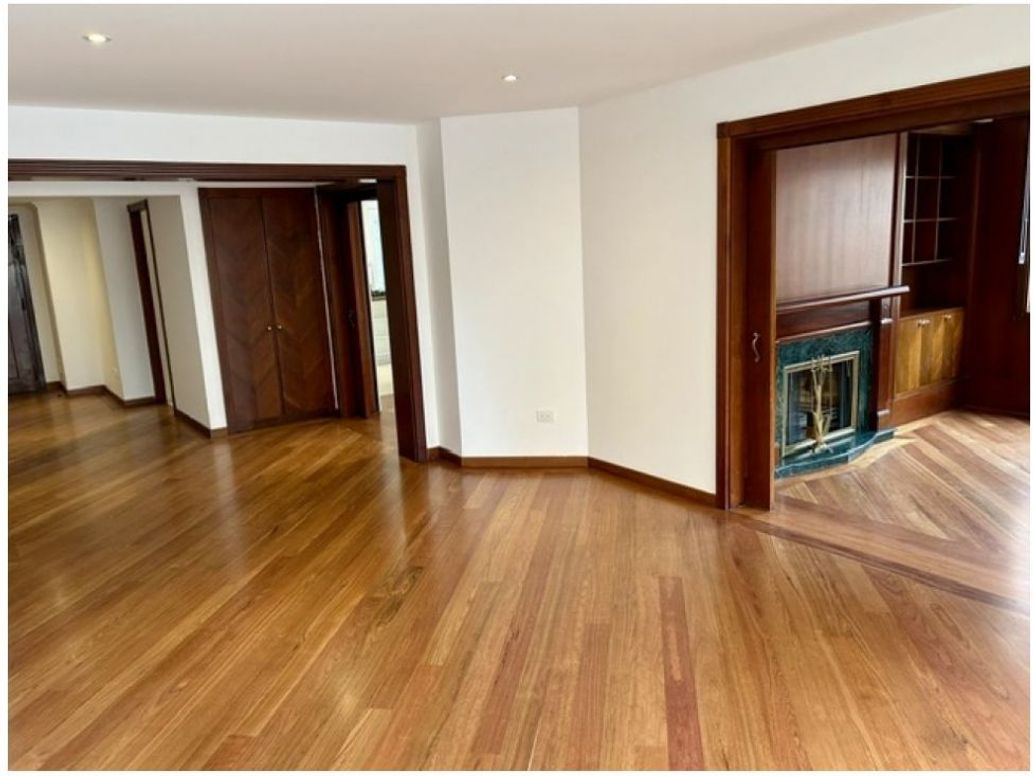 Apartamento de 3 alcobas en venta en Chicó Reservado, Bogotá, 221 m² · foto 9 de 20