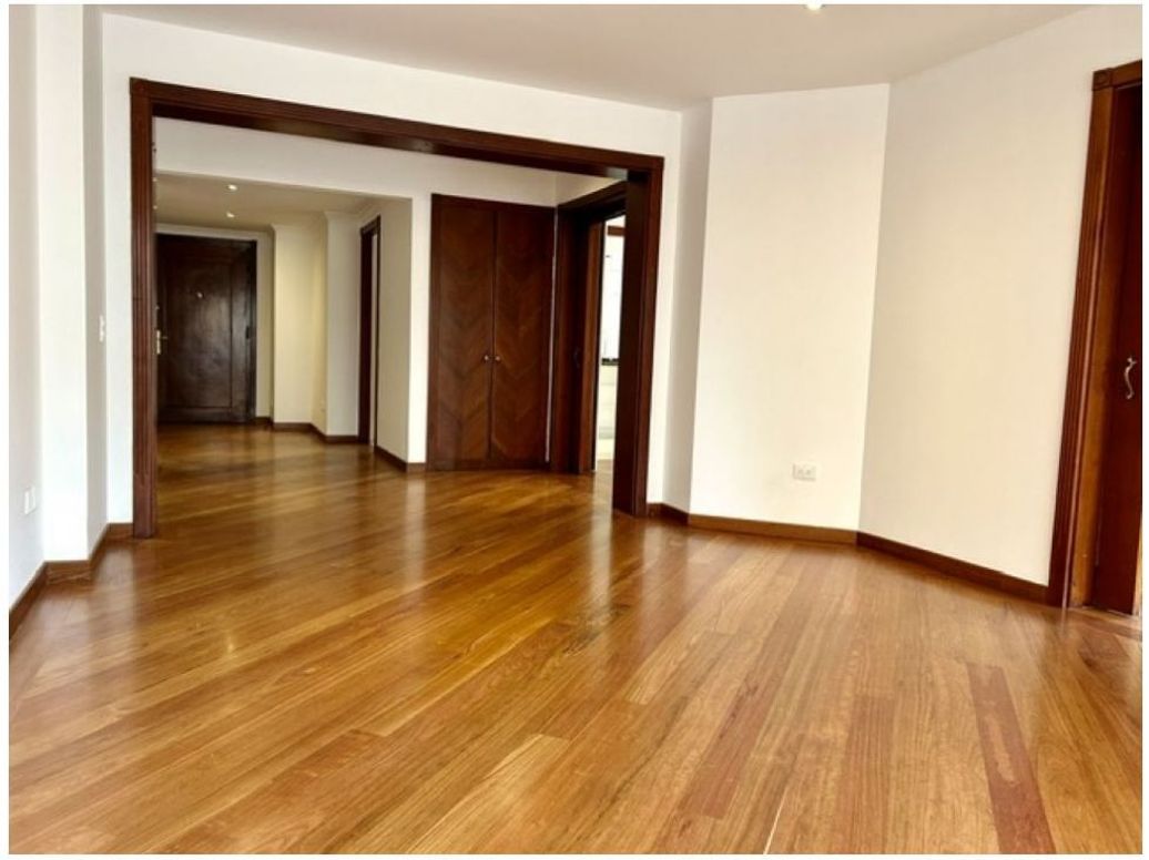 Apartamento de 3 alcobas en venta en Chicó Reservado, Bogotá, 221 m² · foto 7 de 20