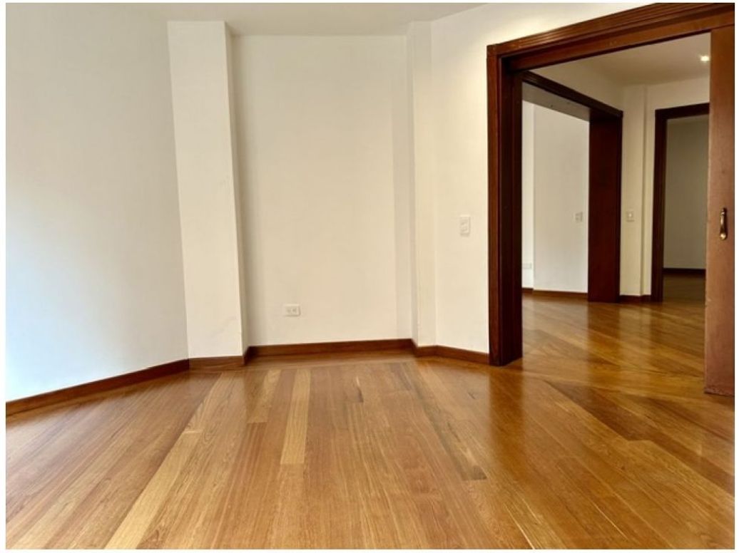 Apartamento de 3 alcobas en venta en Chicó Reservado, Bogotá, 221 m² · foto 16 de 20