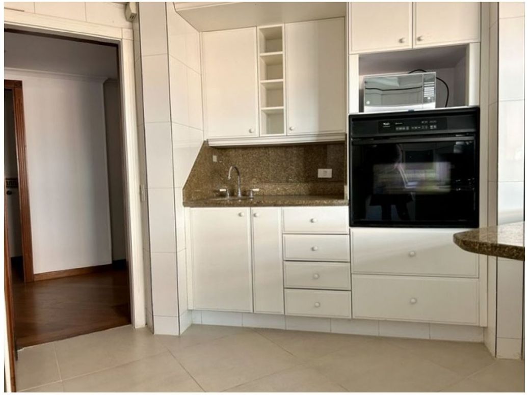 Apartamento de 3 alcobas en venta en Chicó Reservado, Bogotá, 221 m² · foto 17 de 20