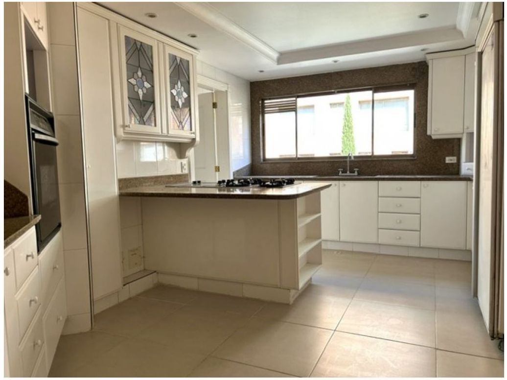 Apartamento de 3 alcobas en venta en Chicó Reservado, Bogotá, 221 m² · foto 20 de 20