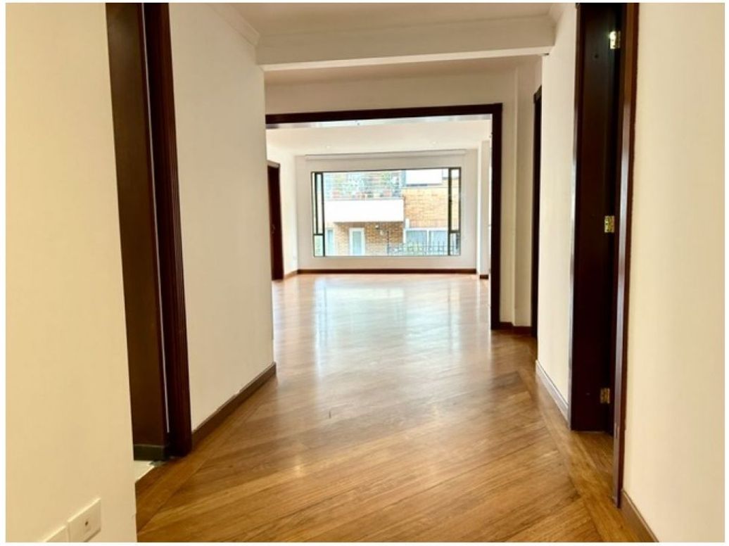 Apartamento de 3 alcobas en venta en Chicó Reservado, Bogotá, 221 m² · foto 6 de 20